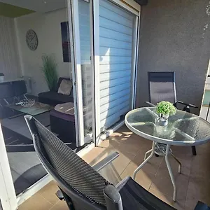 Guver Balcony & Garage Apartman